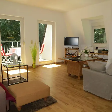 Weisses-haus-am-kurpark-fewo-waldblick * 奎德林堡